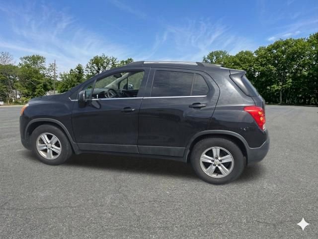 Used 2016 Chevrolet Trax LT w/ LT Convenience Package FWD image 5