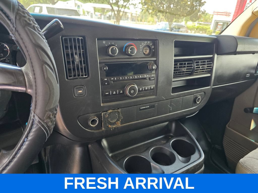 Used 2009 Chevrolet Express 1500 RWD image 12