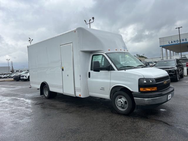 New 2026 Chevrolet Express 4500 w/ Power Convenience Package