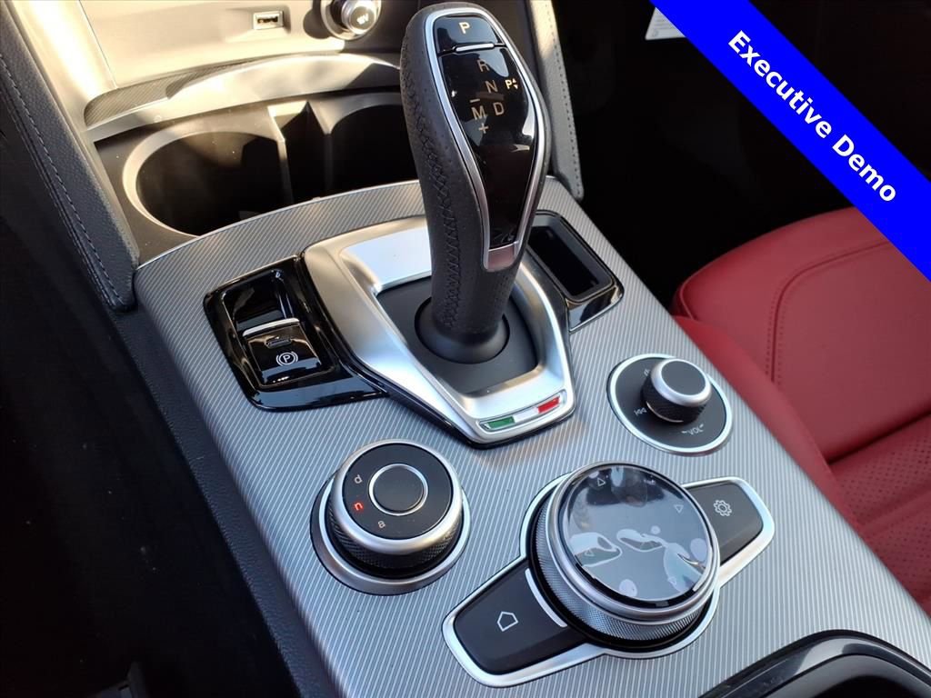 New 2025 Alfa Romeo Stelvio Sprint w/ Veloce Package AWD/4WD image 23