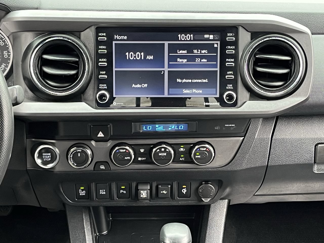 Used 2022 Toyota Tacoma TRD Off-Road w/ Technology Package AWD/4WD image 15