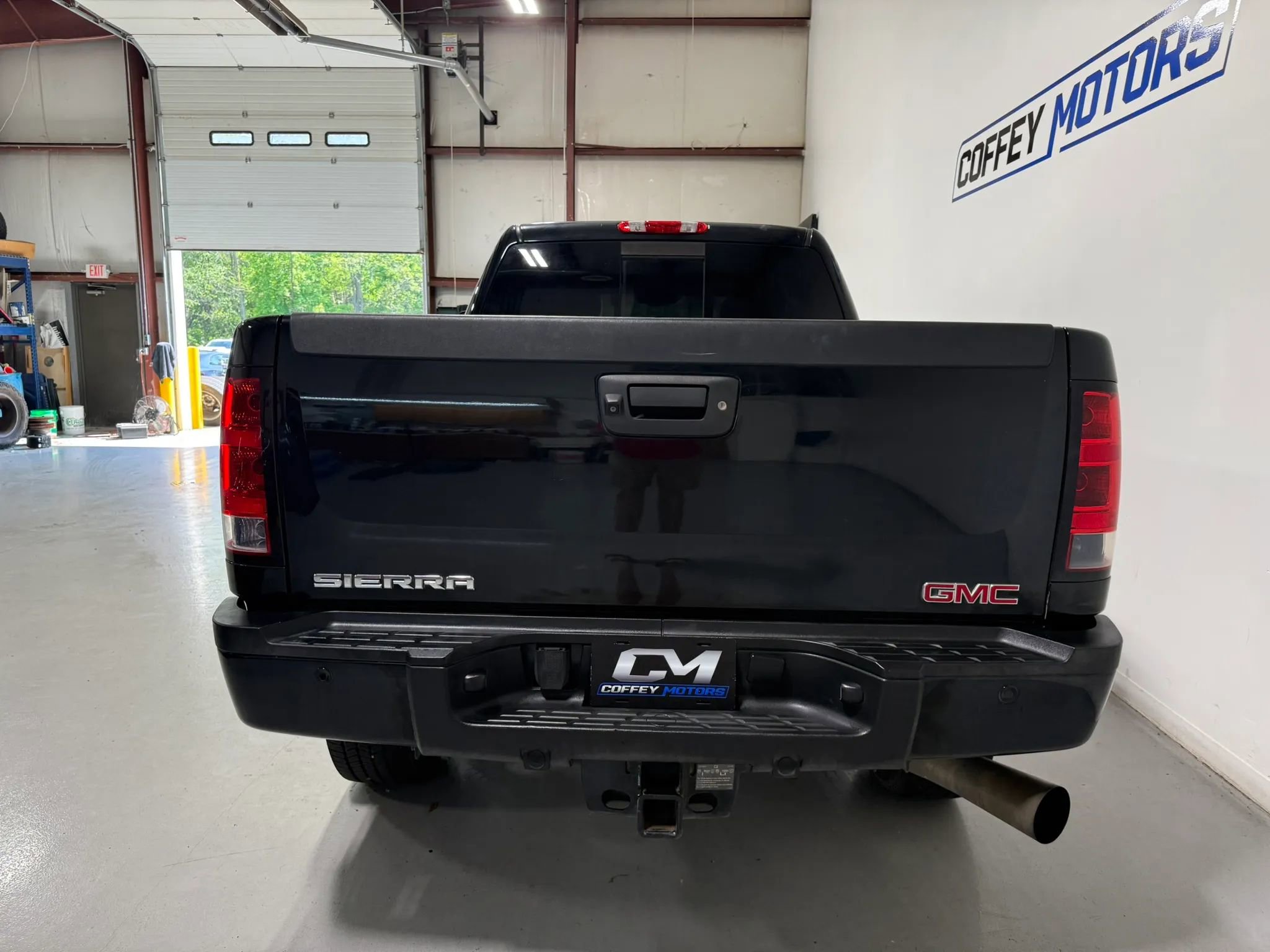 Used 2013 GMC Sierra 2500 Denali w/ Suspension Package, Off-Road AWD/4WD image 5
