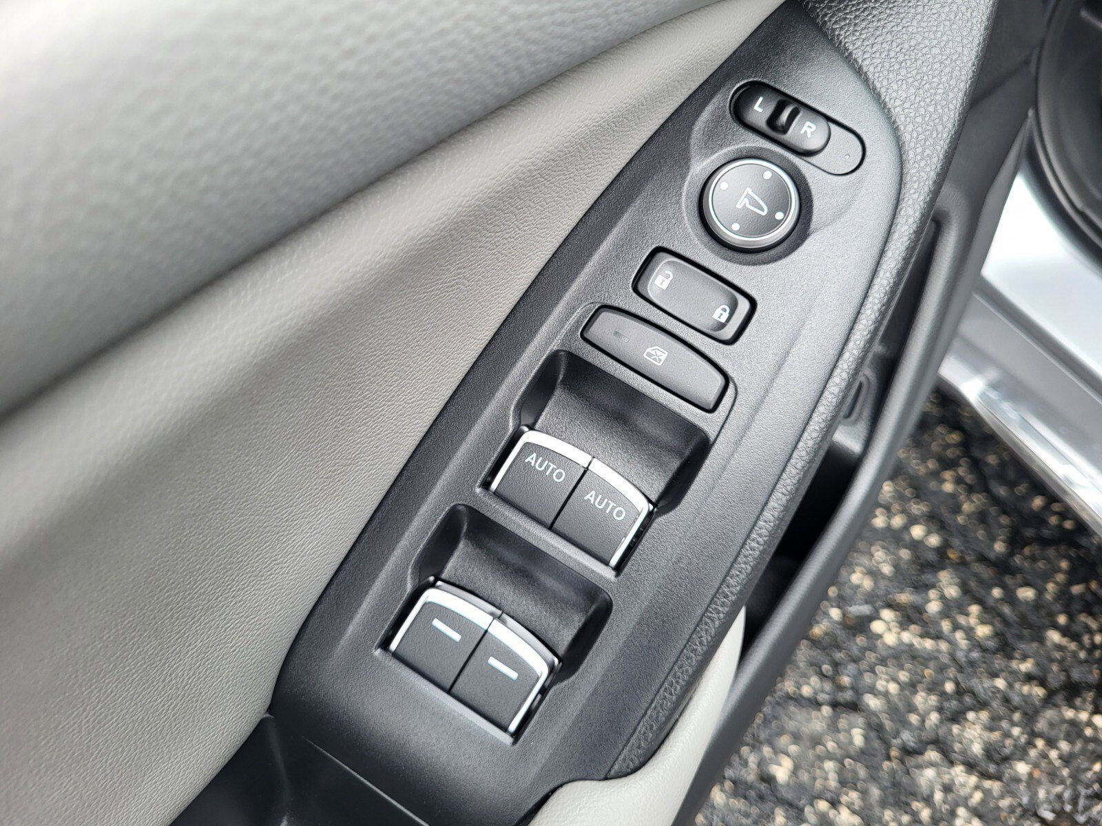 Used 2019 Honda Accord Touring image 16