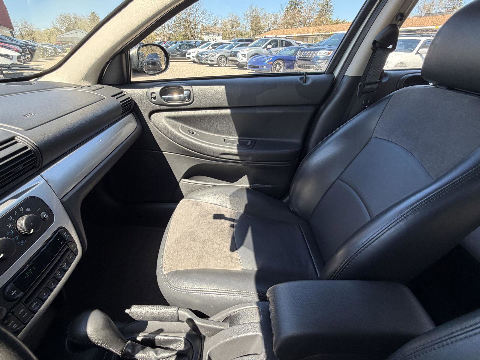 Used 2006 Chrysler Sebring Touring FWD image 18