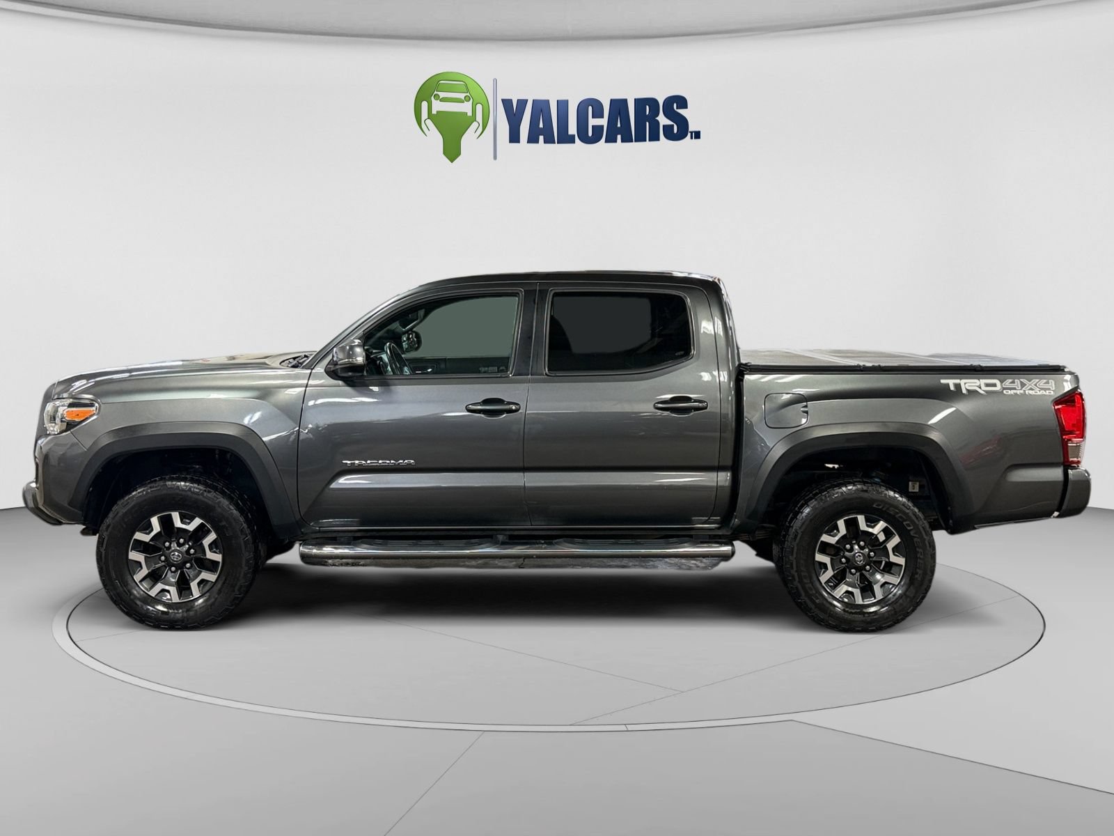 Used 2016 Toyota Tacoma TRD Off-Road AWD/4WD image 2