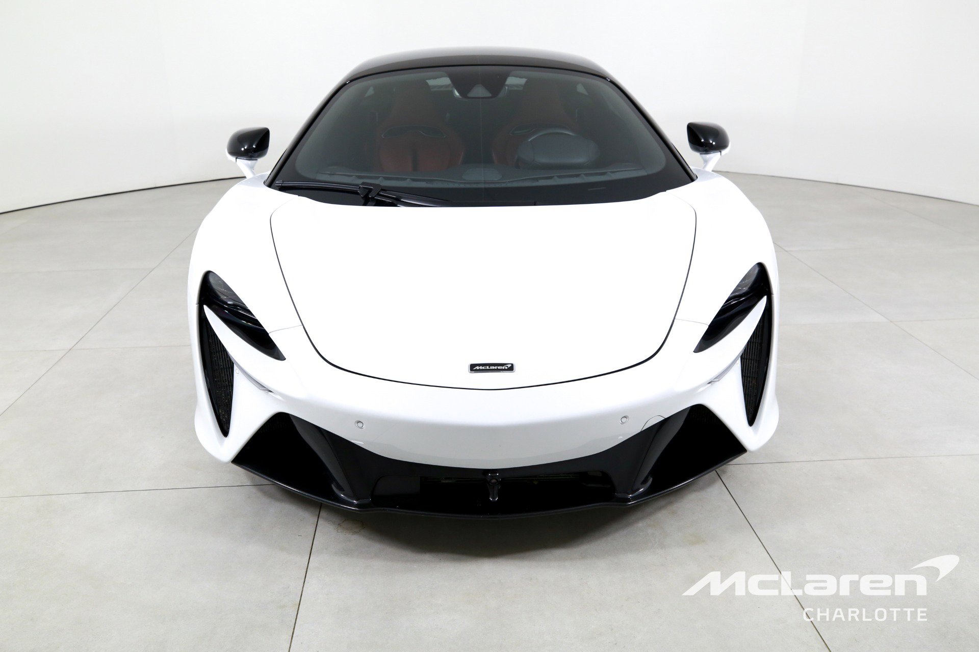 Used 2024 McLaren Artura image 4