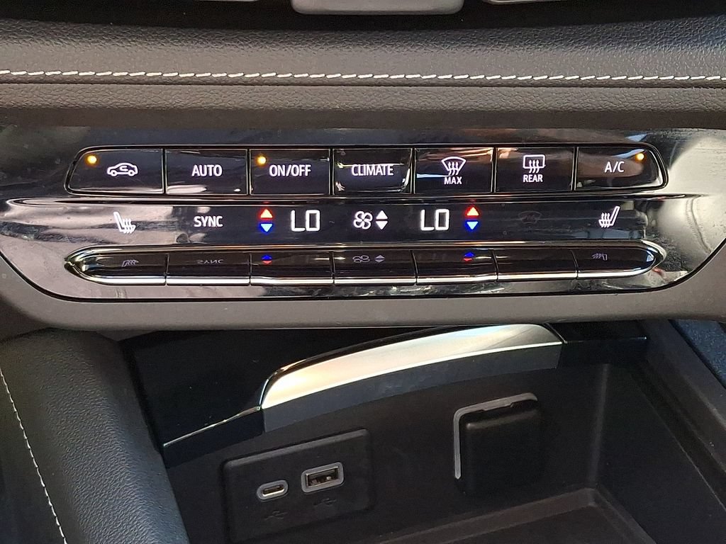 Used 2021 Buick Envision Essence AWD/4WD image 15