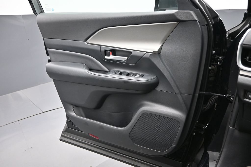 Used 2024 Toyota Grand Highlander AWD image 7