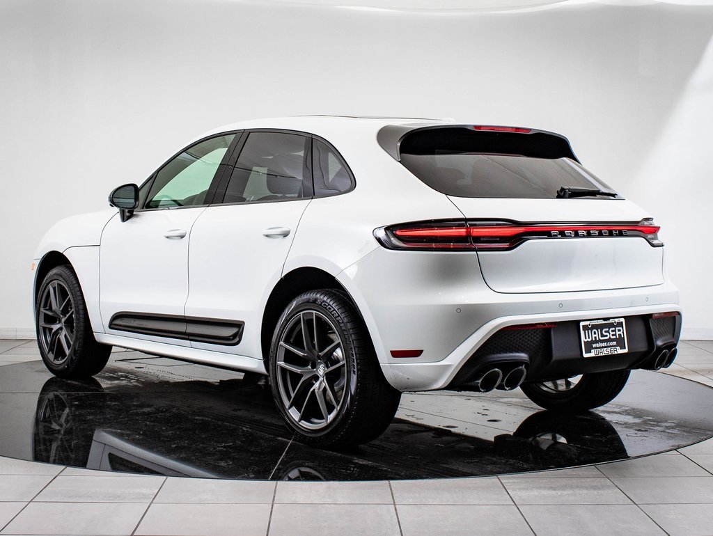 Certified 2025 Porsche Macan Turbo image 3