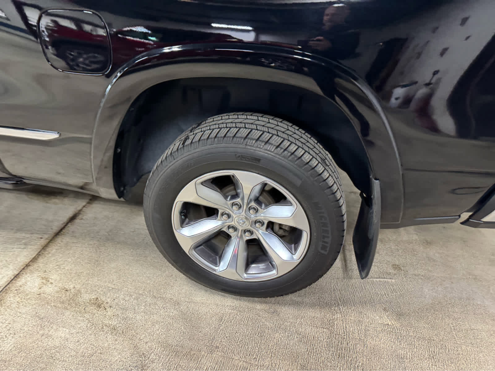 Used 2020 RAM 1500 Limited image 9