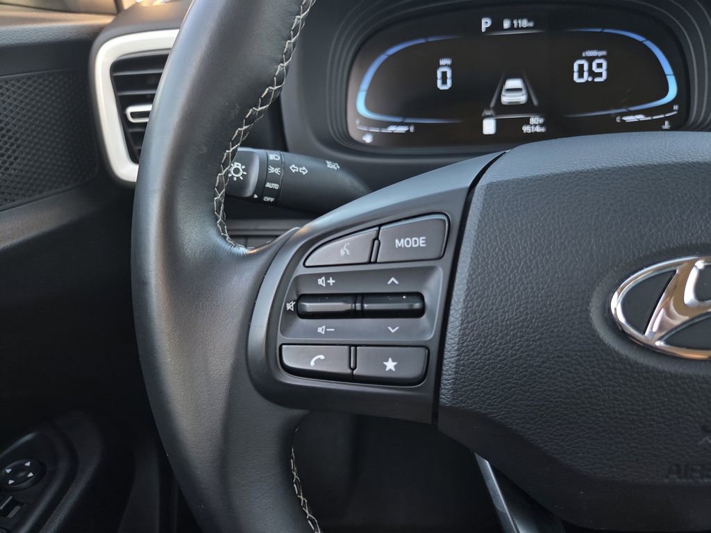 Certified 2024 Hyundai Venue Limited FWD image 23