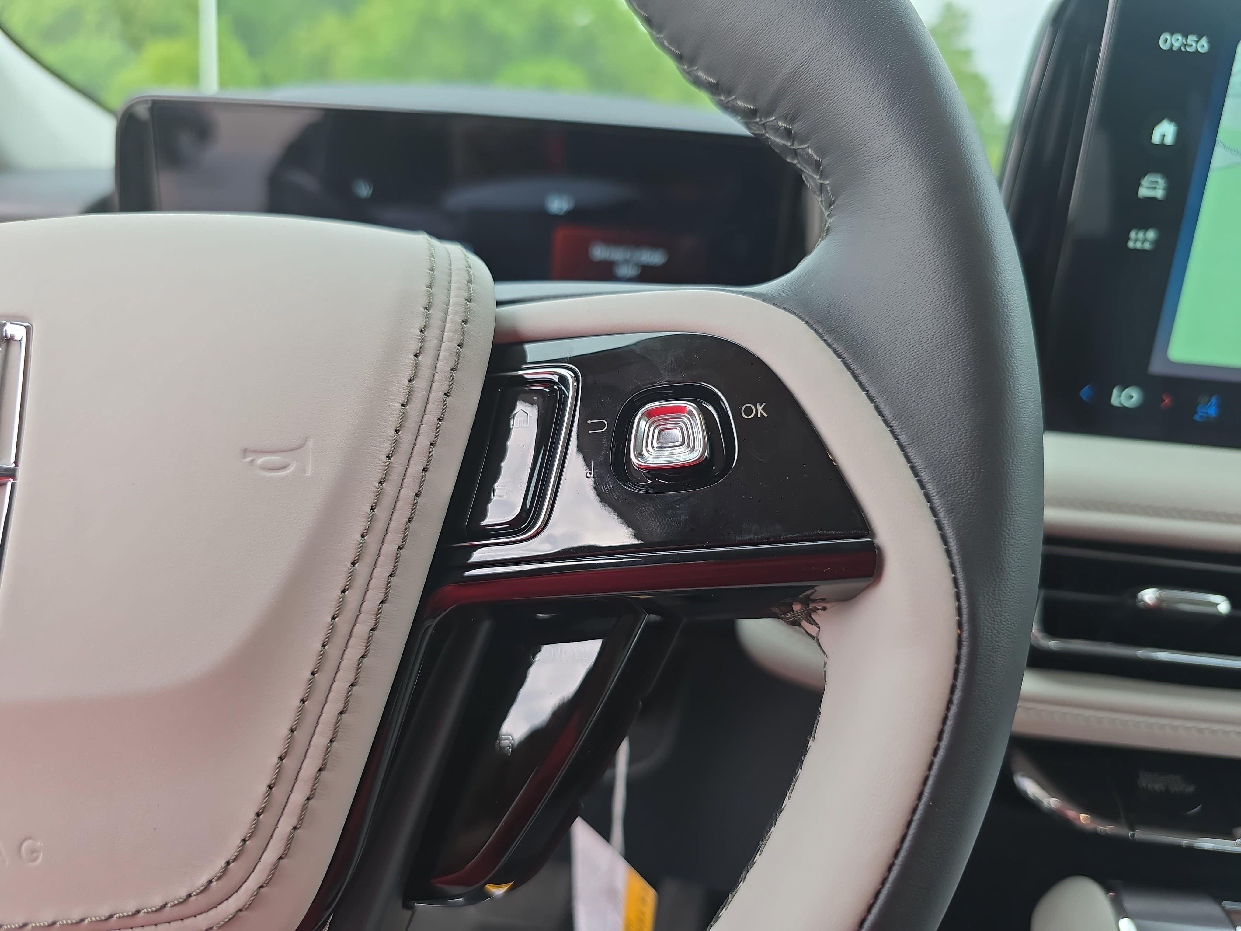 New 2026 Lincoln Aviator AWD image 20
