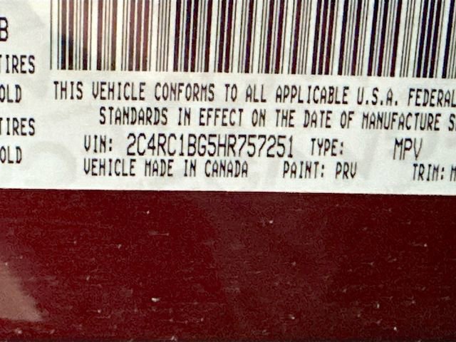 Used 2017 Chrysler Pacifica Touring-L image 34