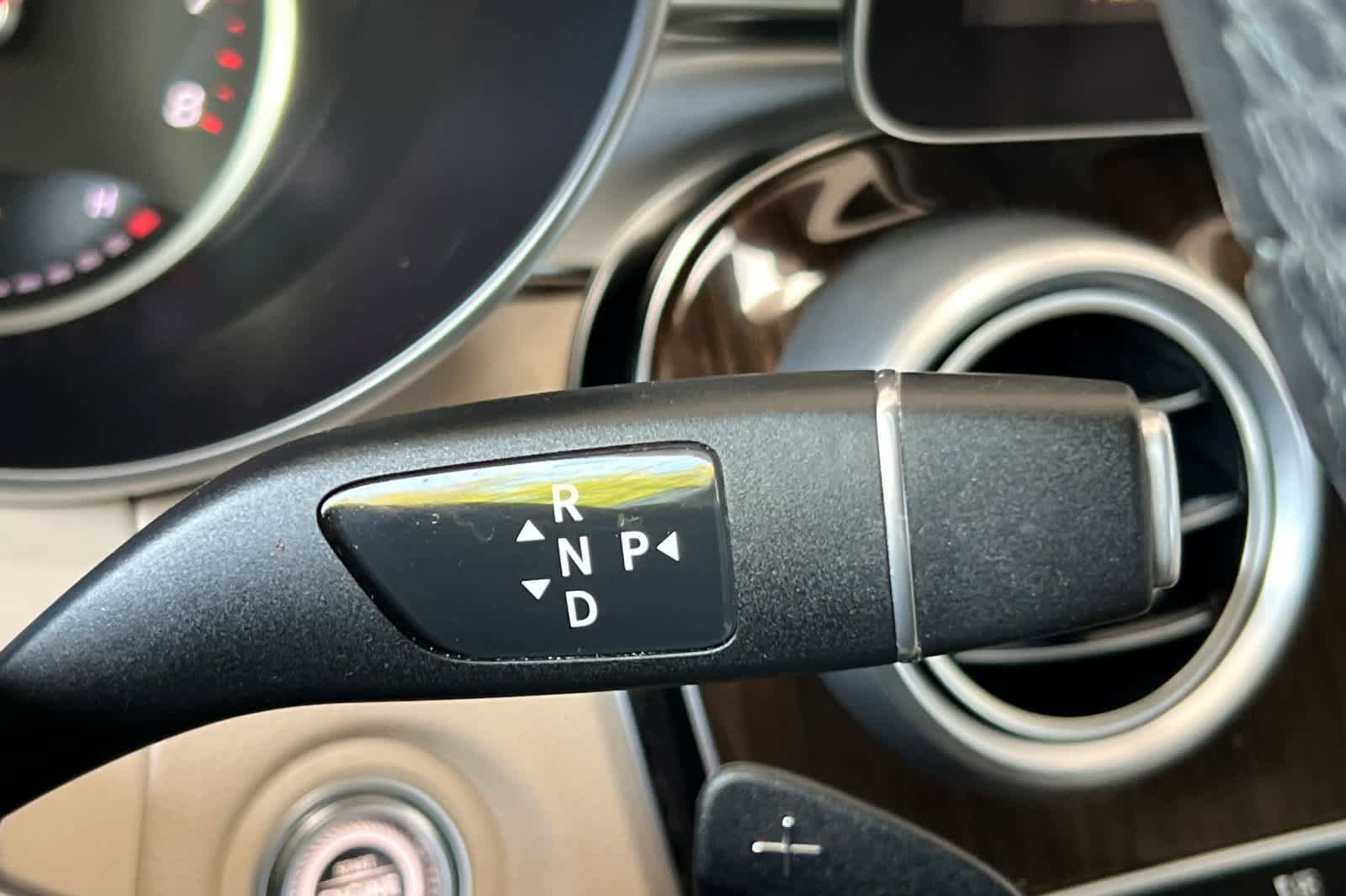 Used 2021 Mercedes-Benz GLC 300 4MATIC image 23