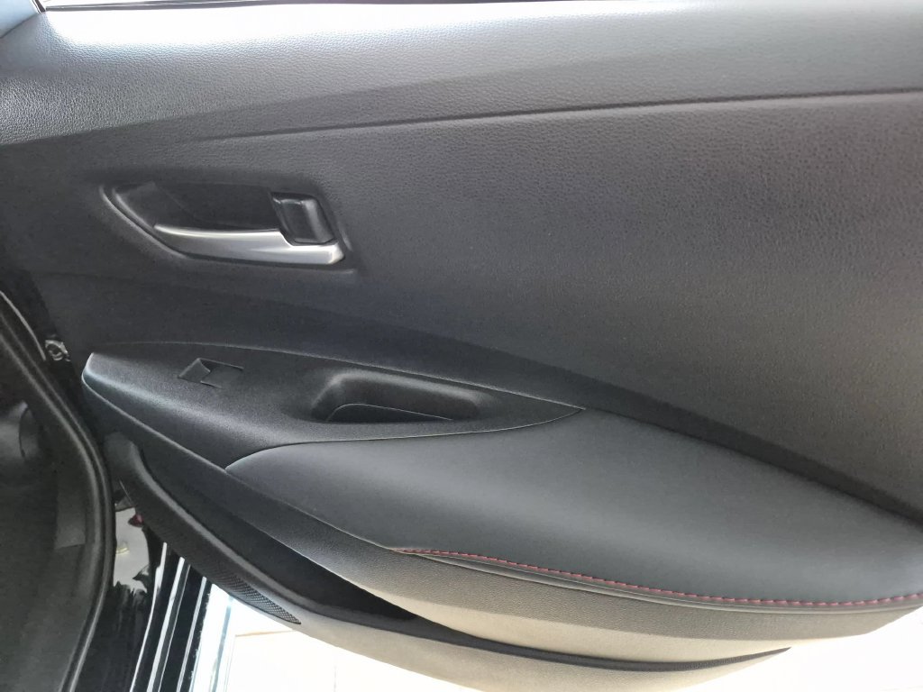 Used 2025 Toyota Corolla SE FWD image 28