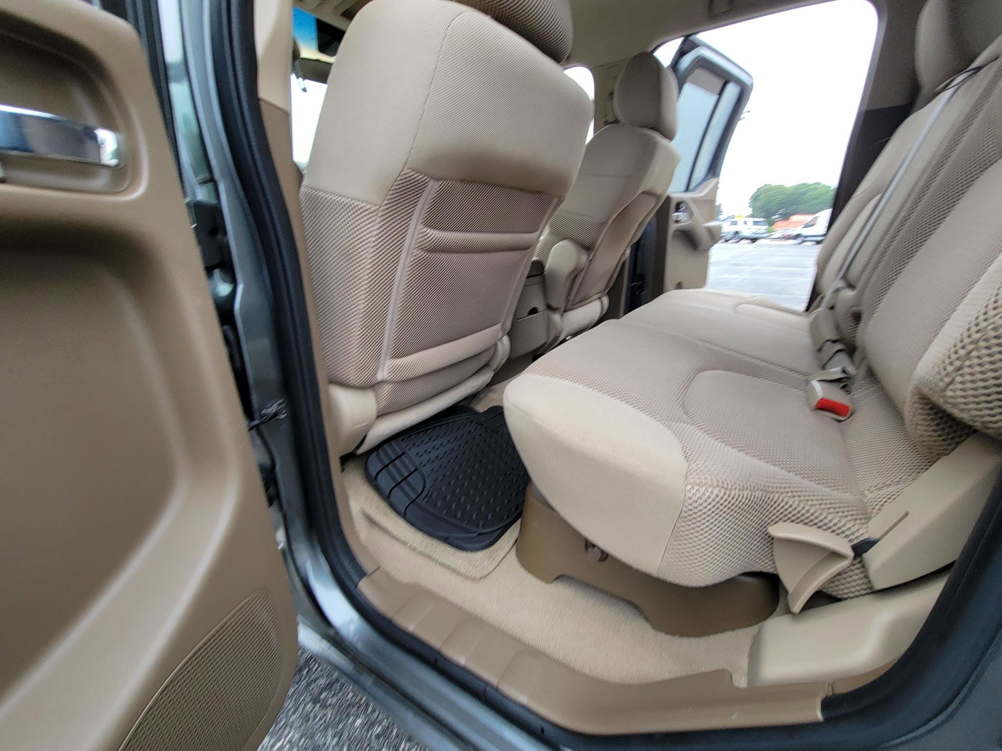 Used 2007 Nissan Frontier SE w/ SE Value Truck Pkg AWD/4WD image 32