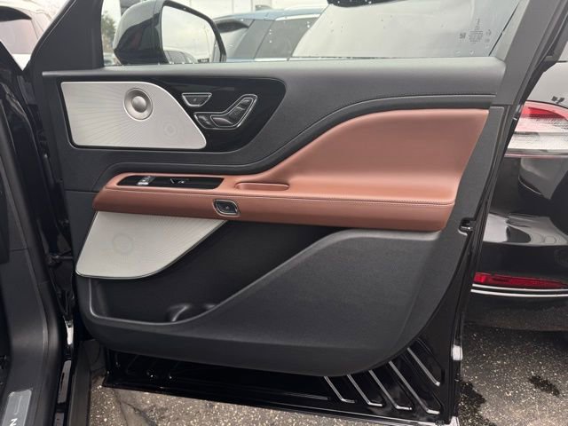 New 2026 Lincoln Aviator Reserve image 14