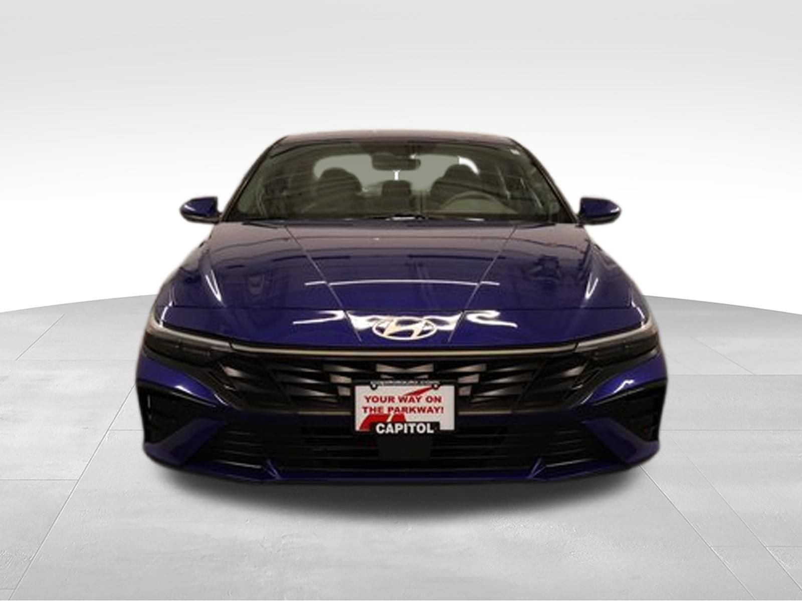 Used 2025 Hyundai Elantra SEL FWD image 6