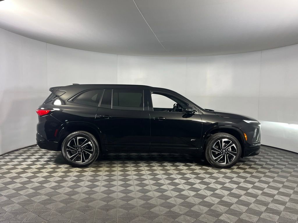Used 2025 Buick Enclave Sport Touring image 4