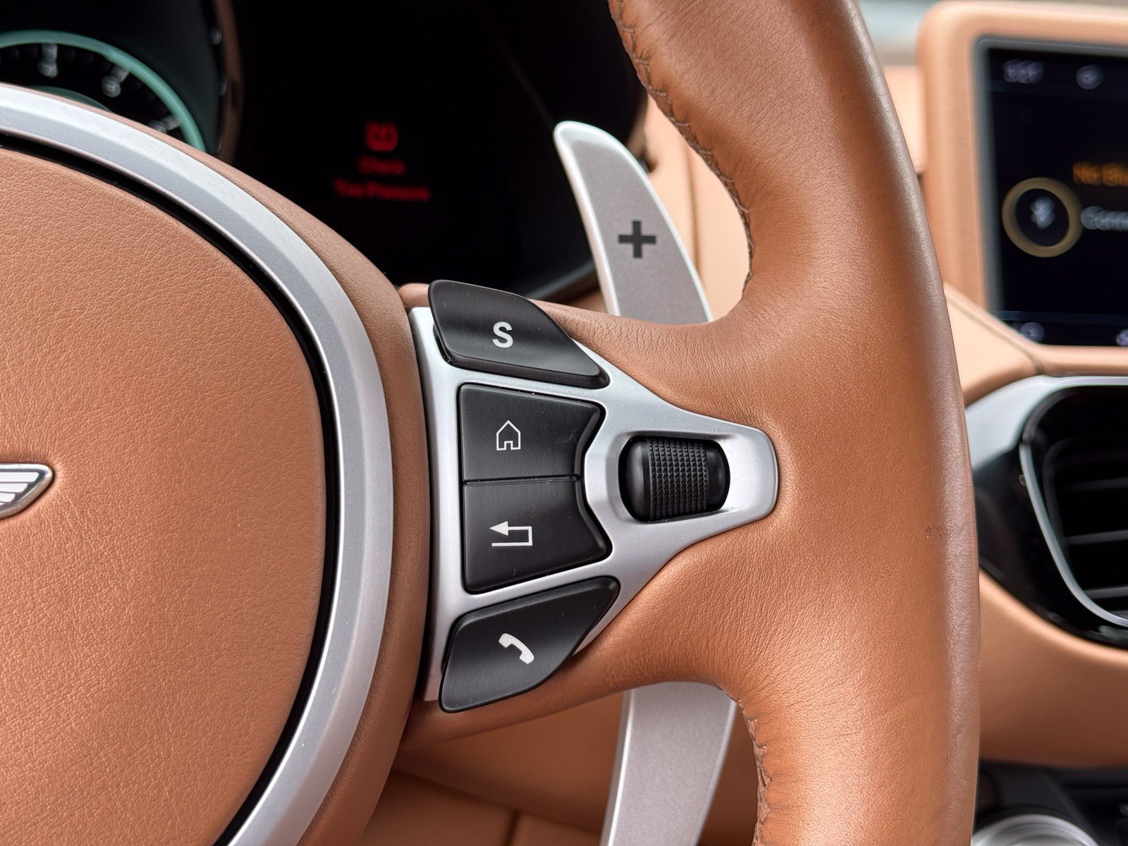 Used 2020 Aston Martin V8 Vantage Coupe RWD image 29