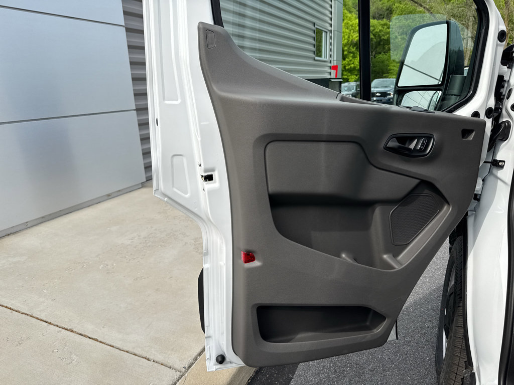 New 2026 Ford Transit 250 148 Medium Roof RWD image 25
