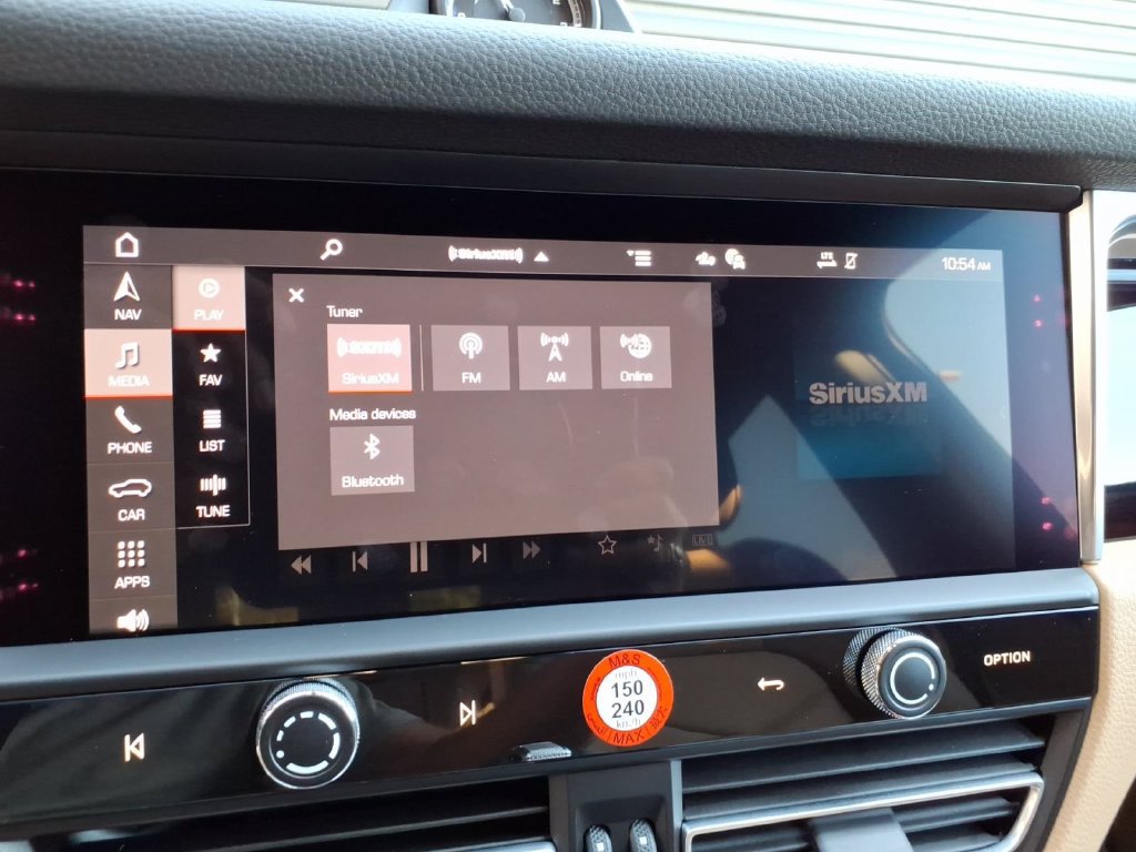 Certified 2026 Porsche Macan AWD/4WD image 31