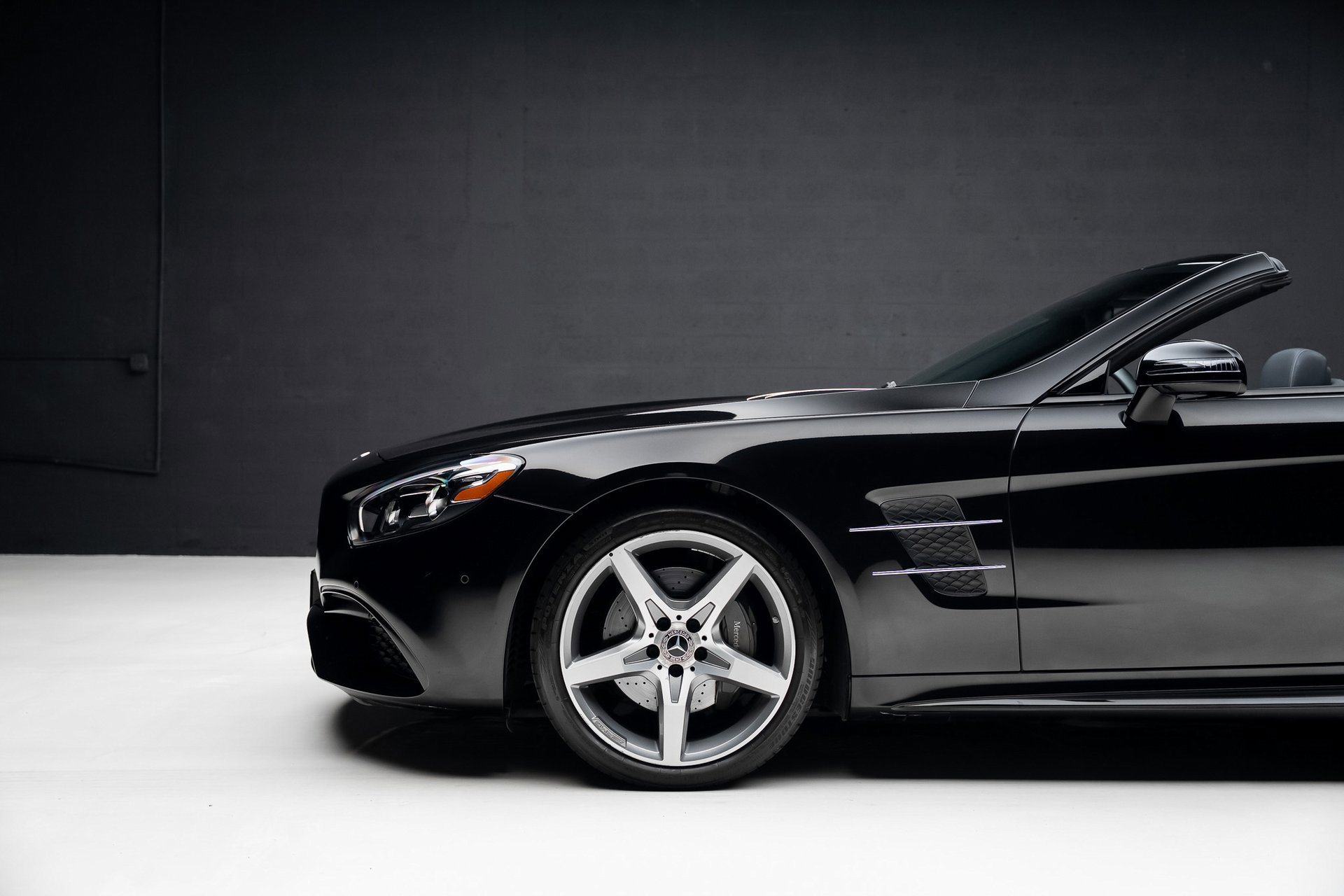 Used 2019 Mercedes-Benz SL 550 image 21