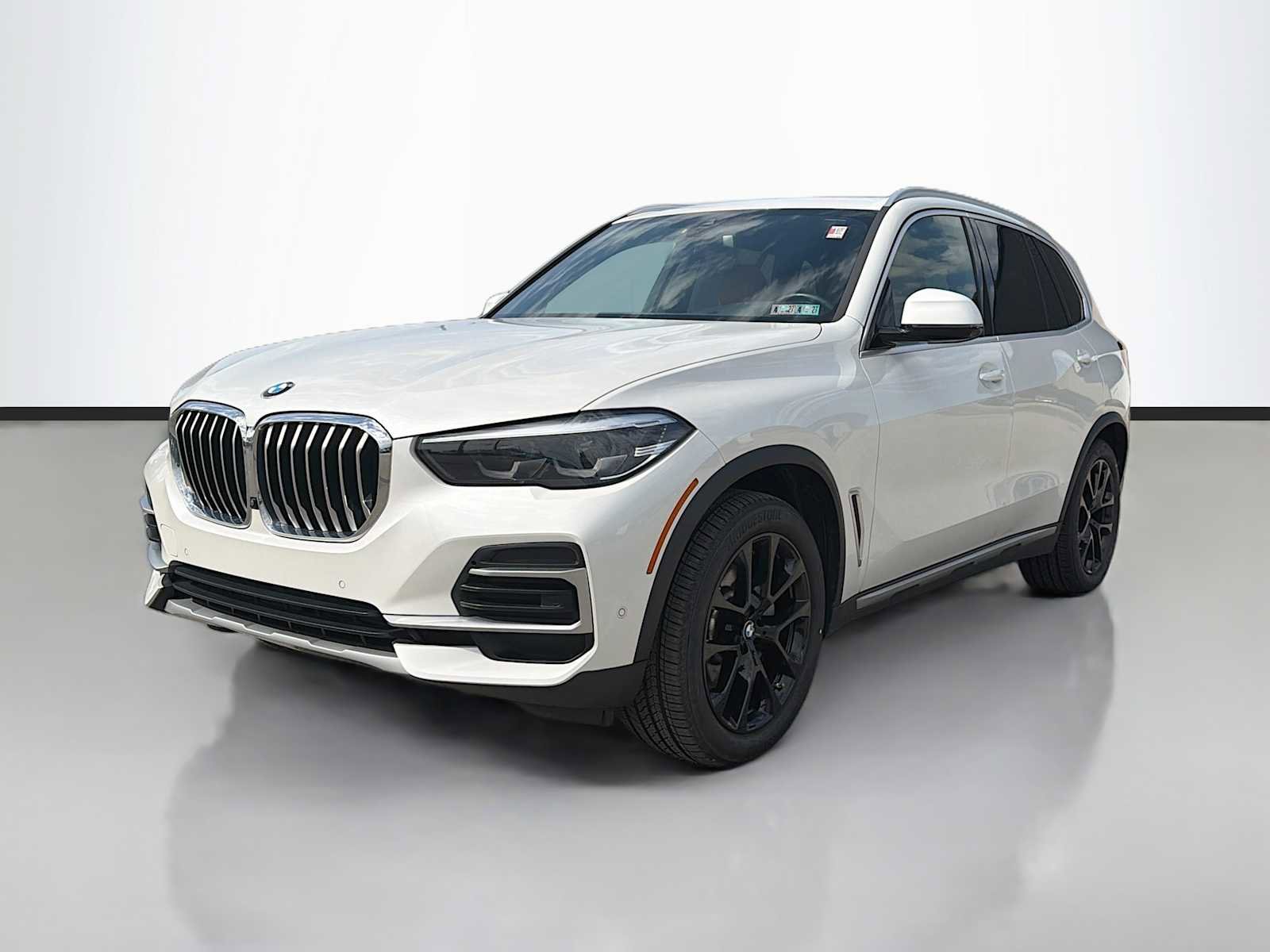 Certified 2023 BMW X5 xDrive40i w/ Premium Package AWD/4WD image 1