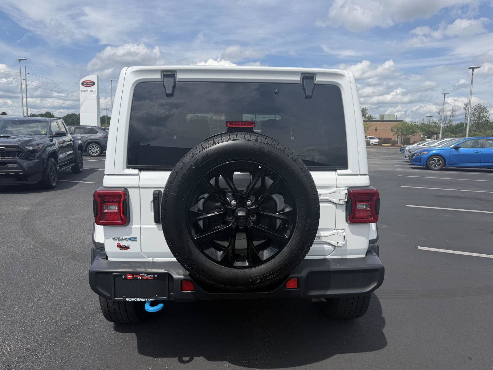 Used 2024 Jeep Wrangler Unlimited Sahara AWD/4WD image 6
