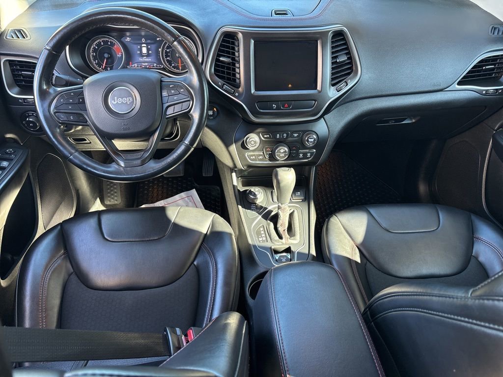 Used 2019 Jeep Cherokee Trailhawk w/ Cold Weather Group AWD/4WD image 14