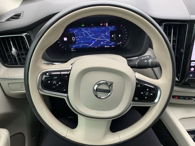 Used 2023 Volvo XC60 B5 Plus w/ Climate Package image 19