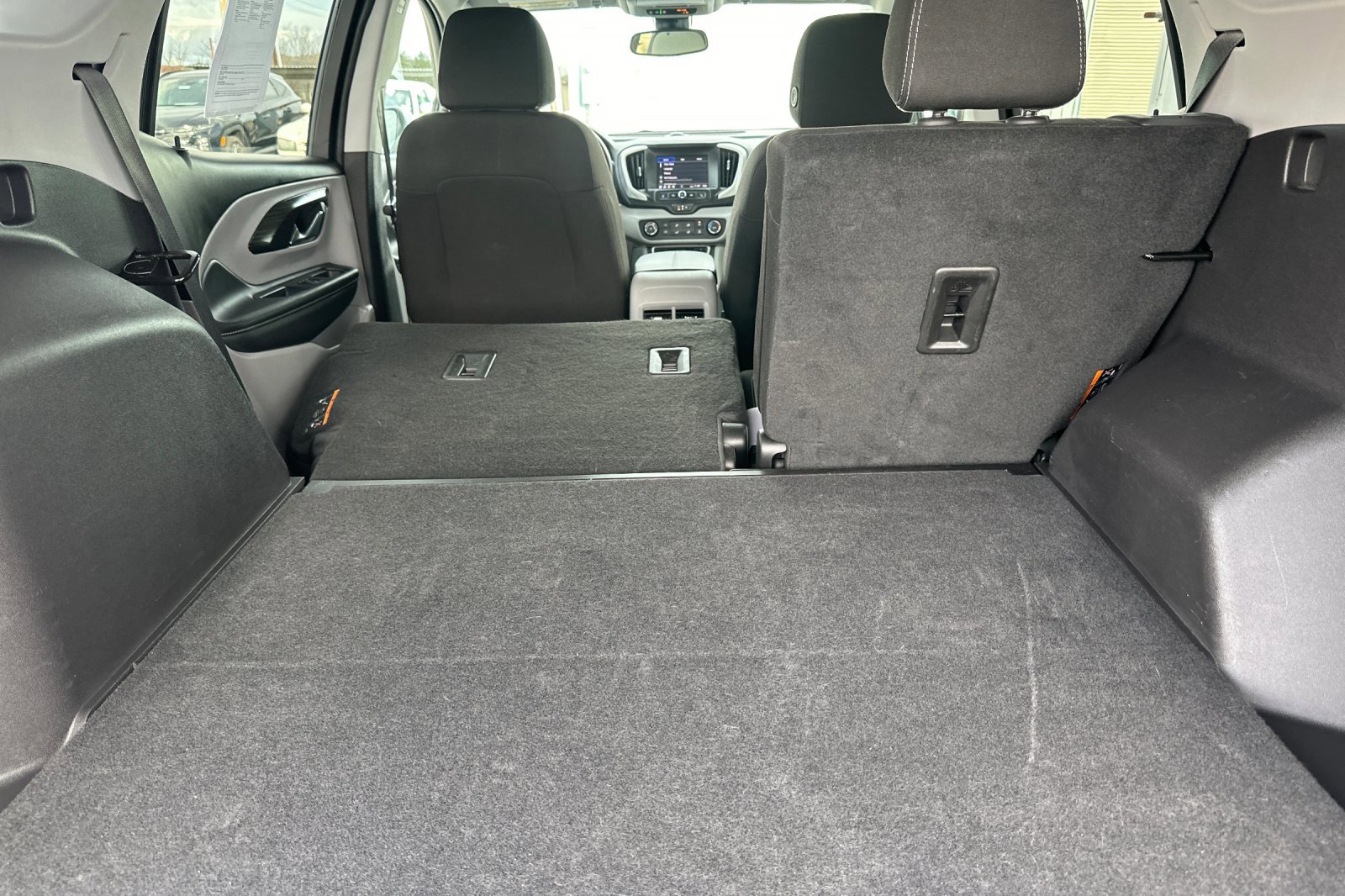 Used 2024 GMC Terrain SLE image 16