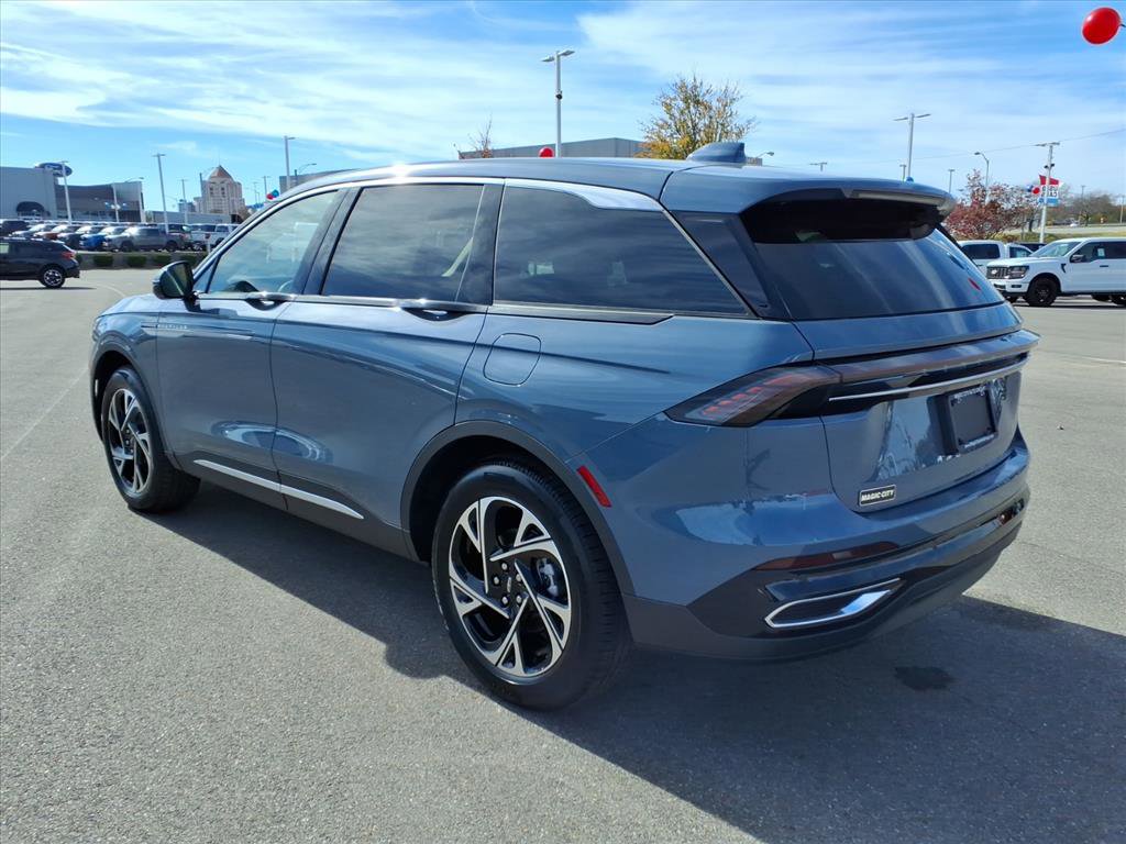 Used 2026 Lincoln Nautilus Premier w/ Equipment Group 102A image 3