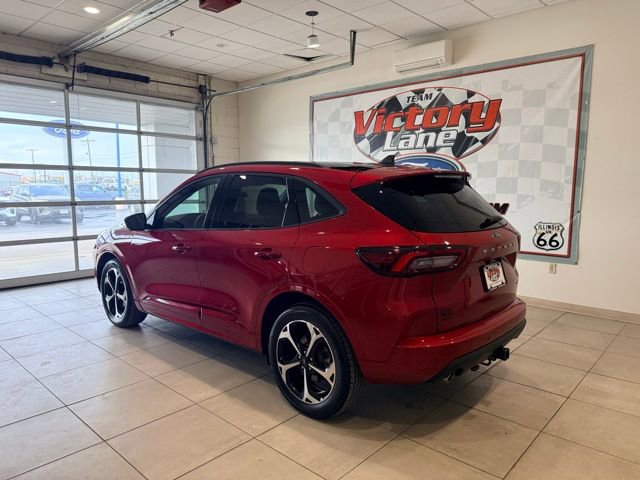 Used 2023 Ford Escape ST-Line Select w/ Tech Pack #2 image 7