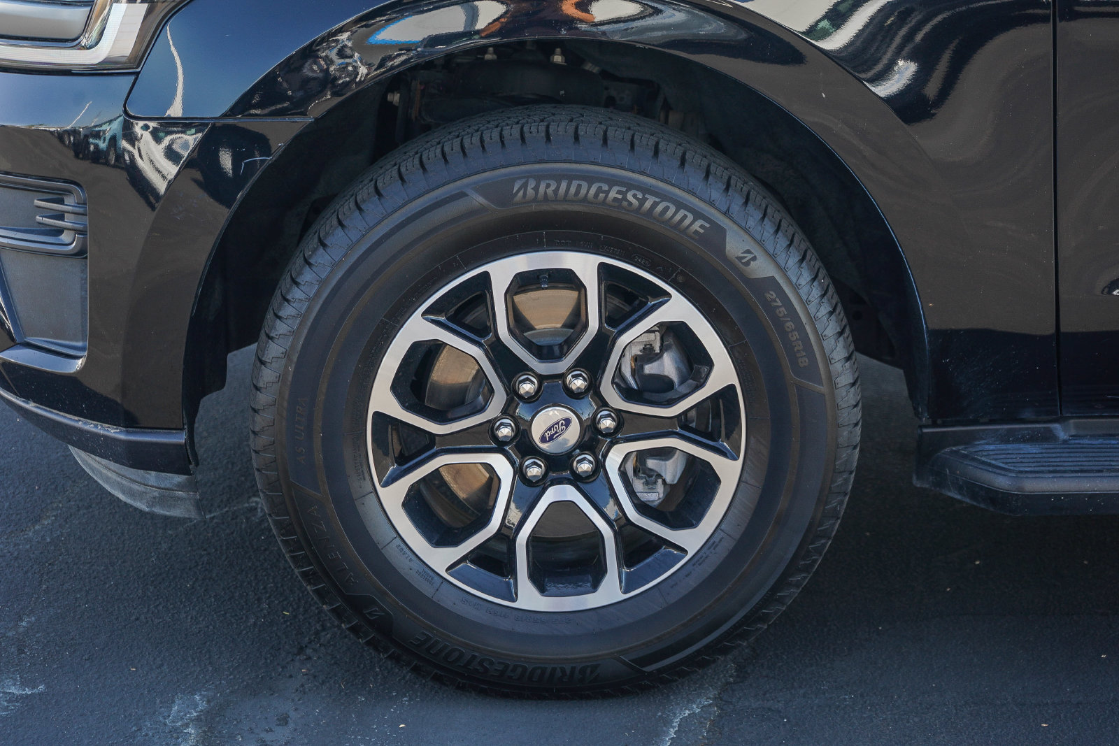 Used 2024 Ford Expedition XLT AWD/4WD image 10