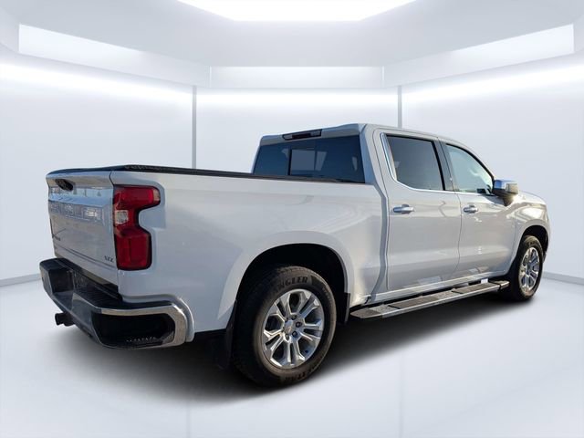 Used 2024 Chevrolet Silverado 1500 LTZ AWD/4WD image 3
