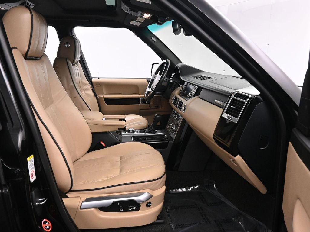 Used 2011 Land Rover Range Rover HSE LUX image 24