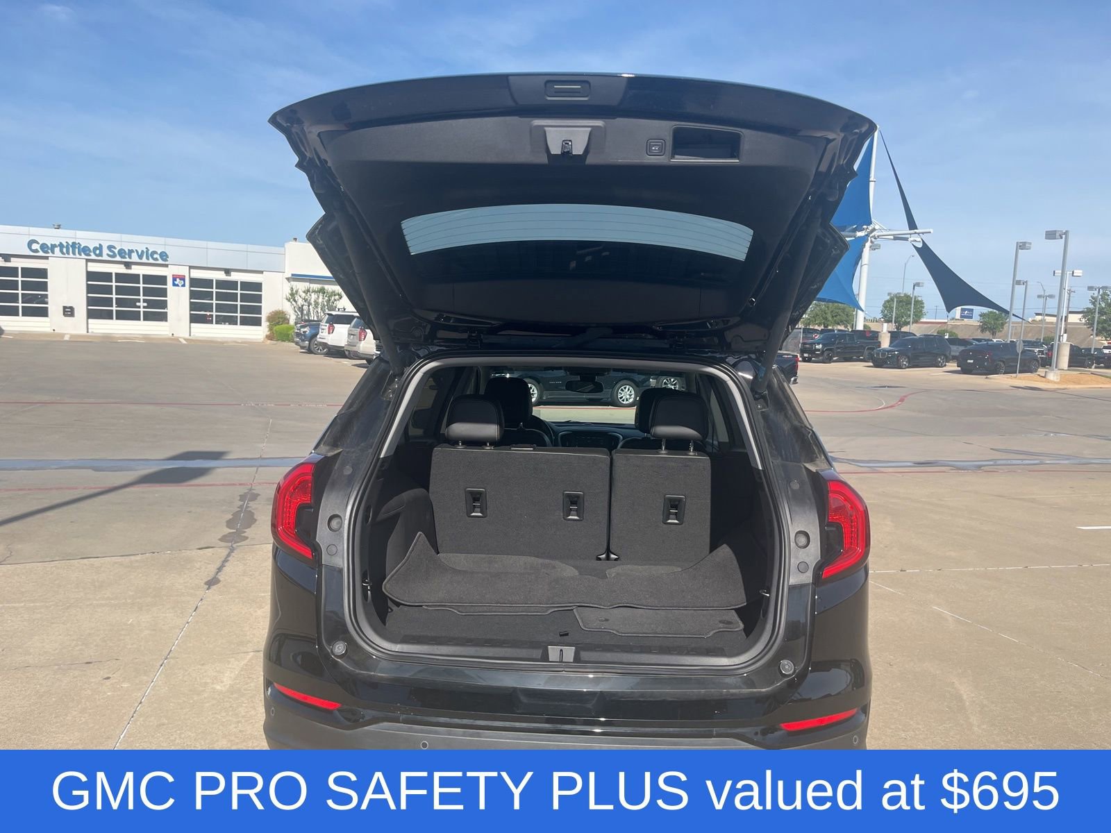 Used 2024 GMC Terrain SLT w/ Tech Package image 6