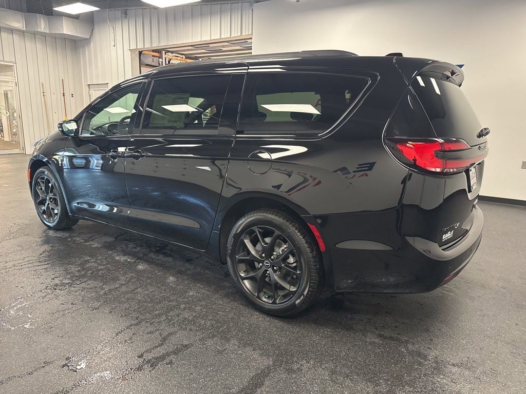 New 2026 Chrysler Pacifica Select w/ S Appearance Package AWD/4WD image 7