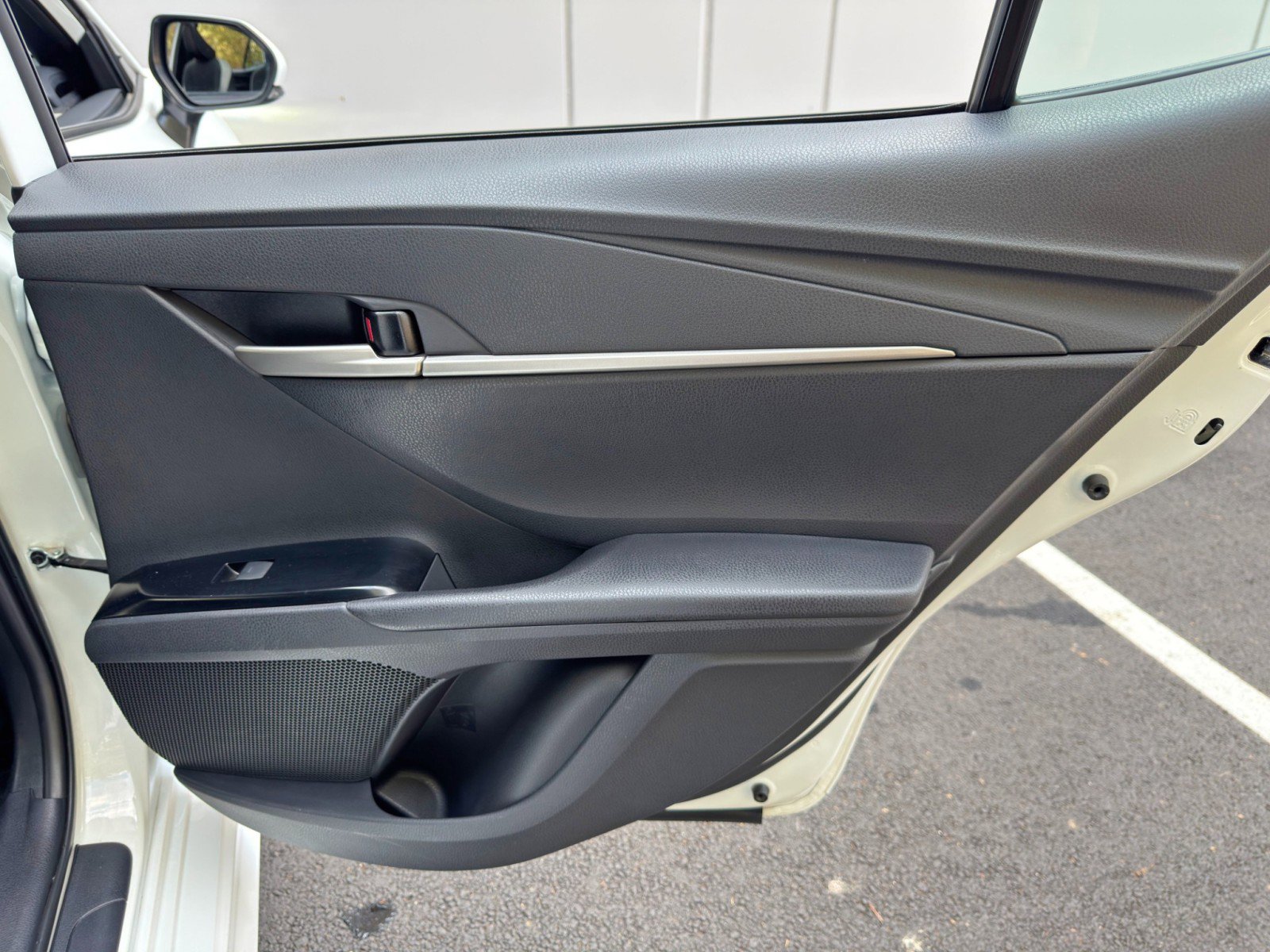 Used 2025 Toyota Camry SE image 44