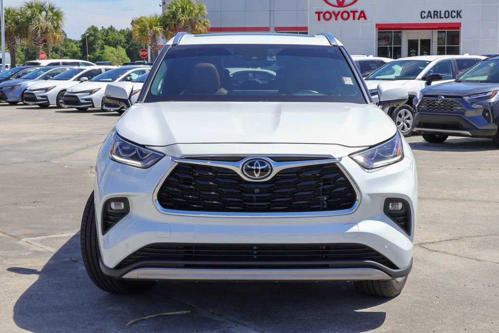 Used 2024 Toyota Highlander Platinum FWD image 30
