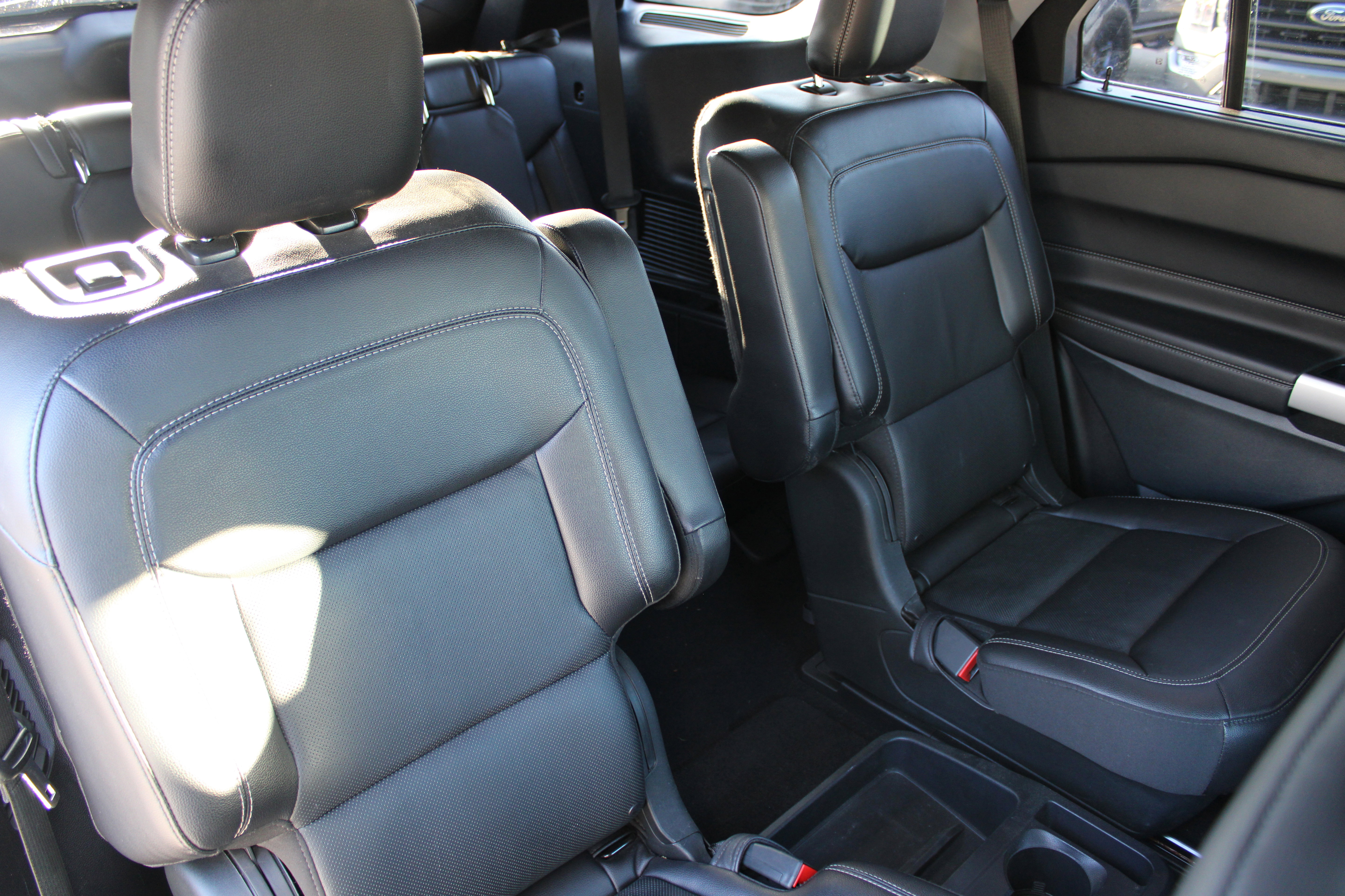 Used 2021 Ford Explorer Limited w/ Equipment Group 301A image 18