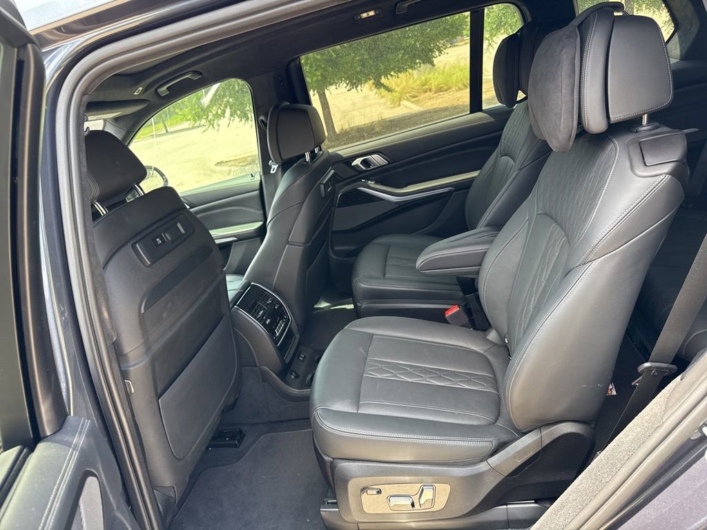 Used 2022 BMW X7 M50i w/ Executive Package AWD/4WD image 20