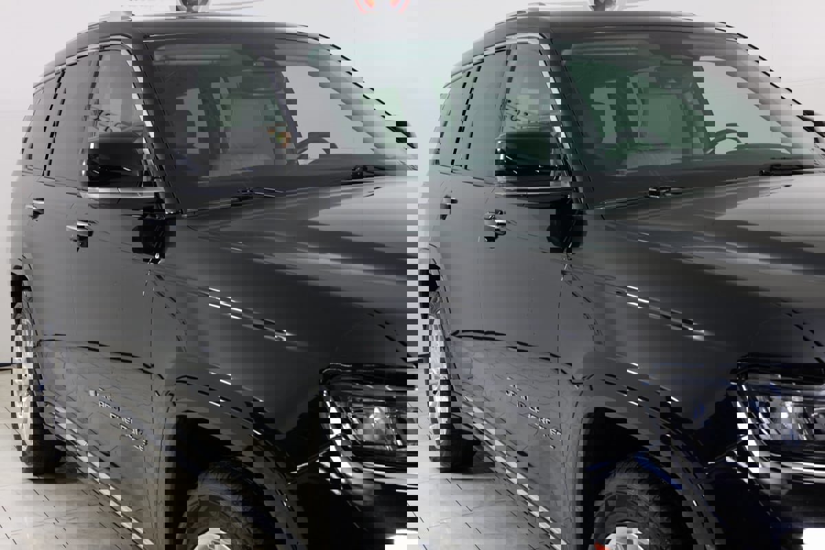 Used 2021 Jeep Grand Cherokee L Summit w/ MOPAR Finishing Package image 39