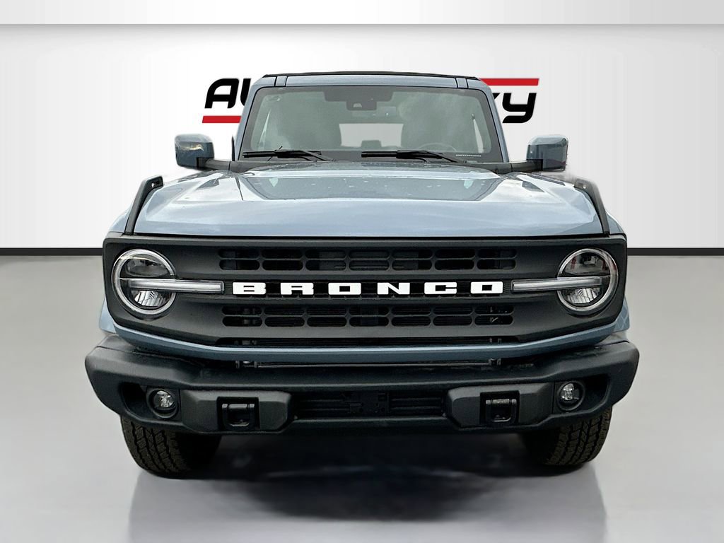 Used 2025 Ford Bronco Outer Banks AWD/4WD image 2