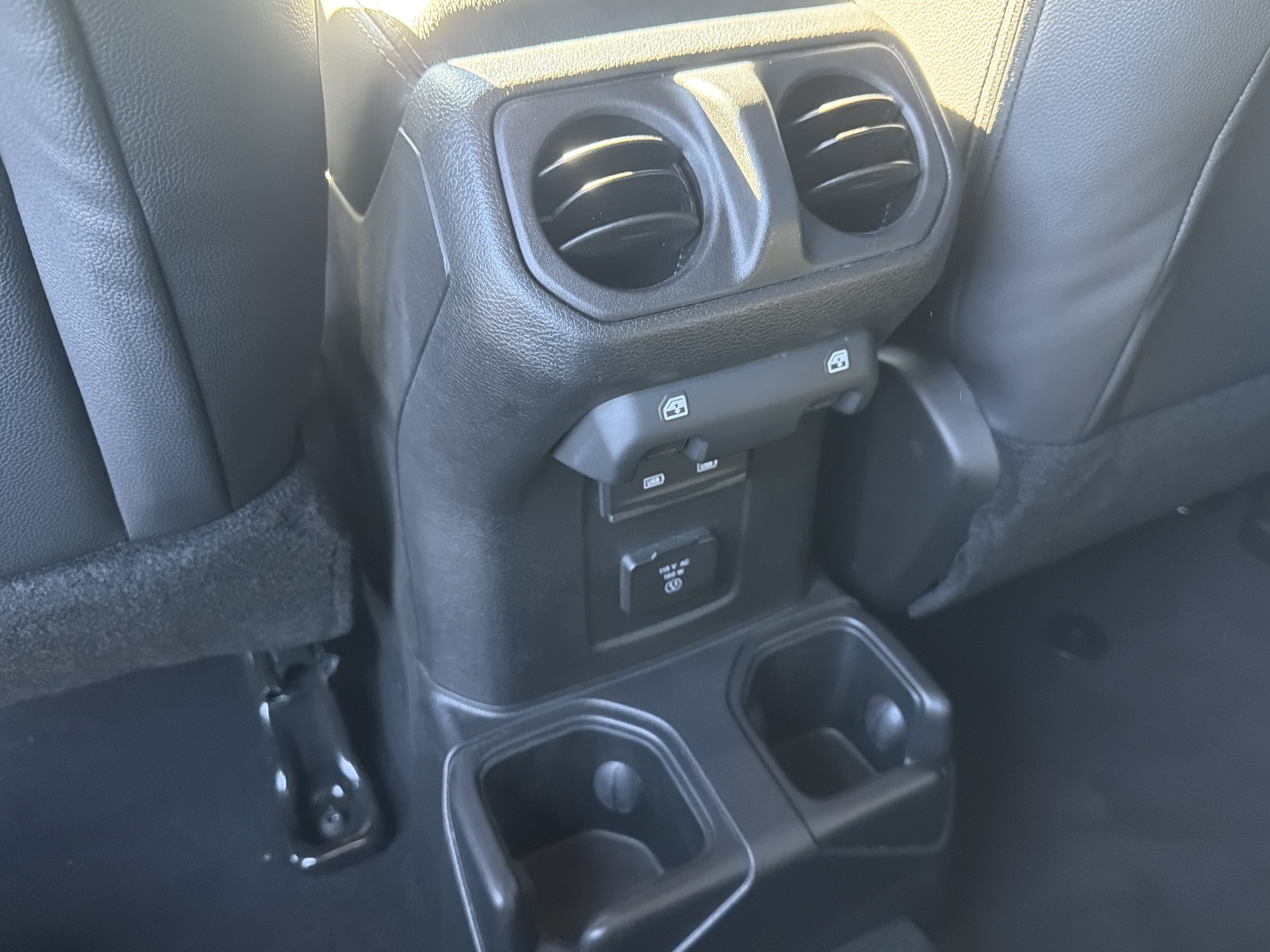 Used 2024 Jeep Wrangler Unlimited Sahara AWD/4WD image 56