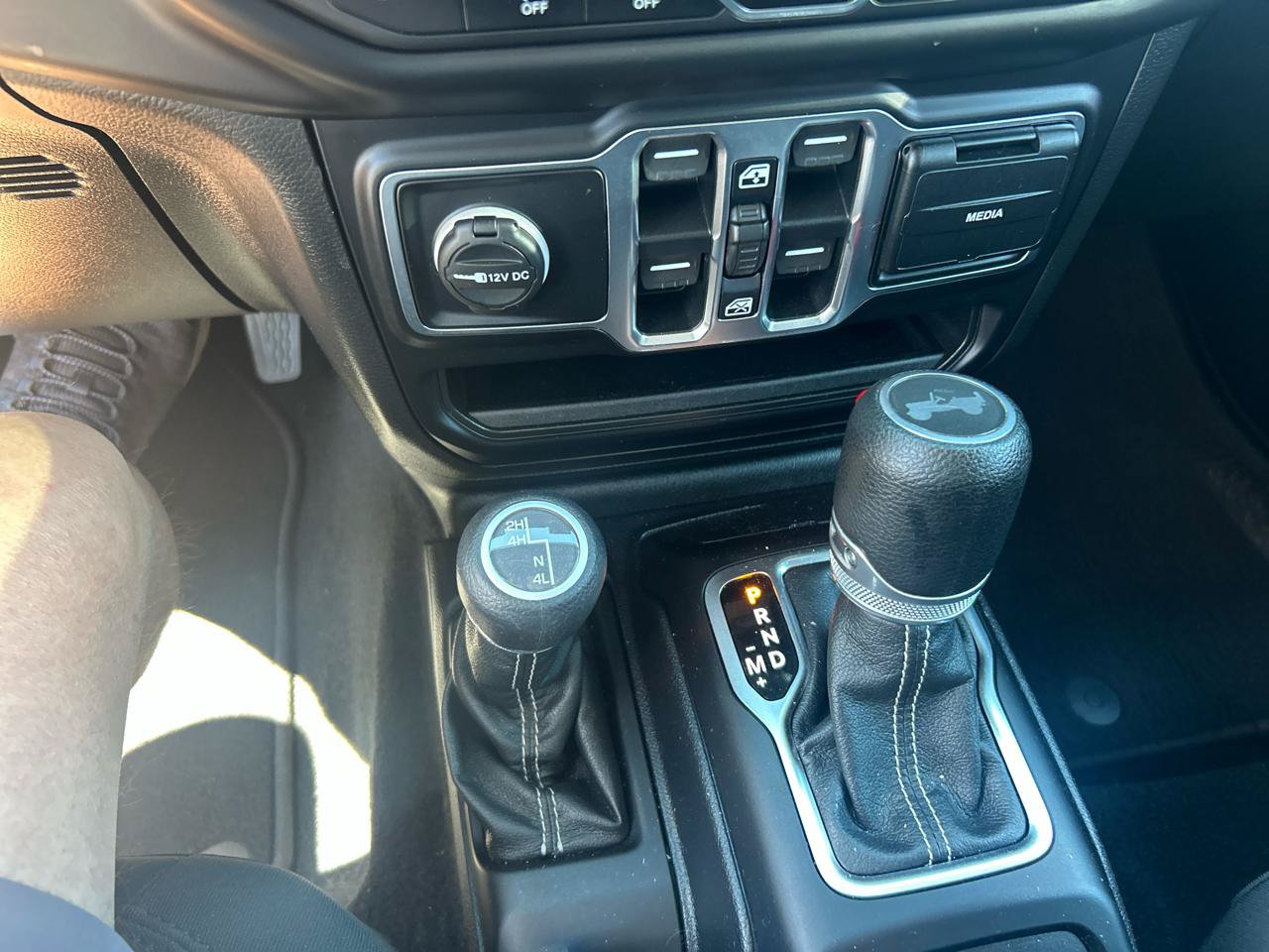 Used 2020 Jeep Wrangler Unlimited Sahara AWD/4WD image 18