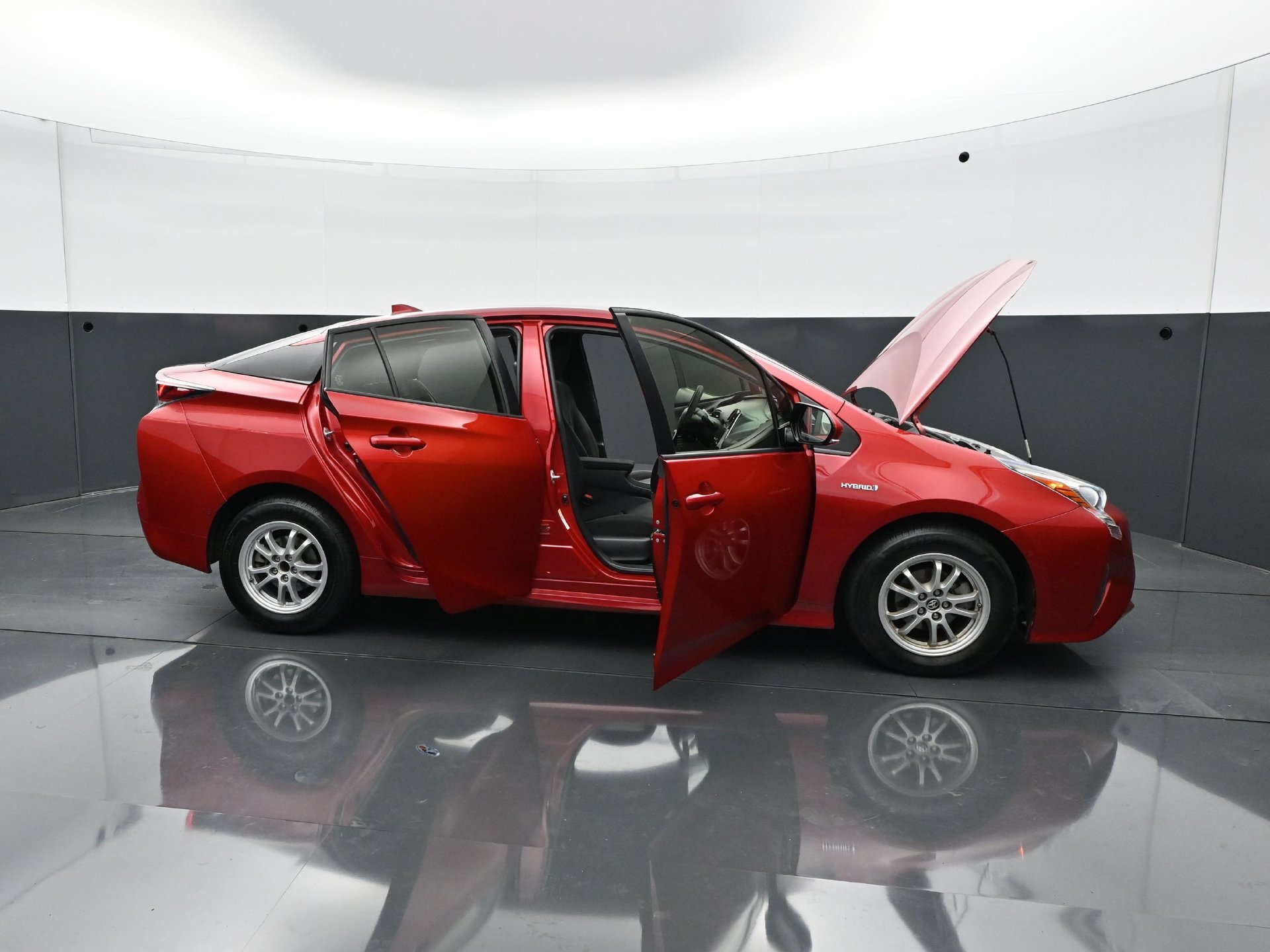Used 2018 Toyota Prius Two w/ Prius Two Safety Plus Package FWD image 34