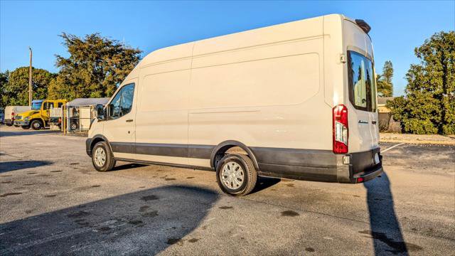 Used 2022 Ford E-Transit 148 High Roof Extended image 6