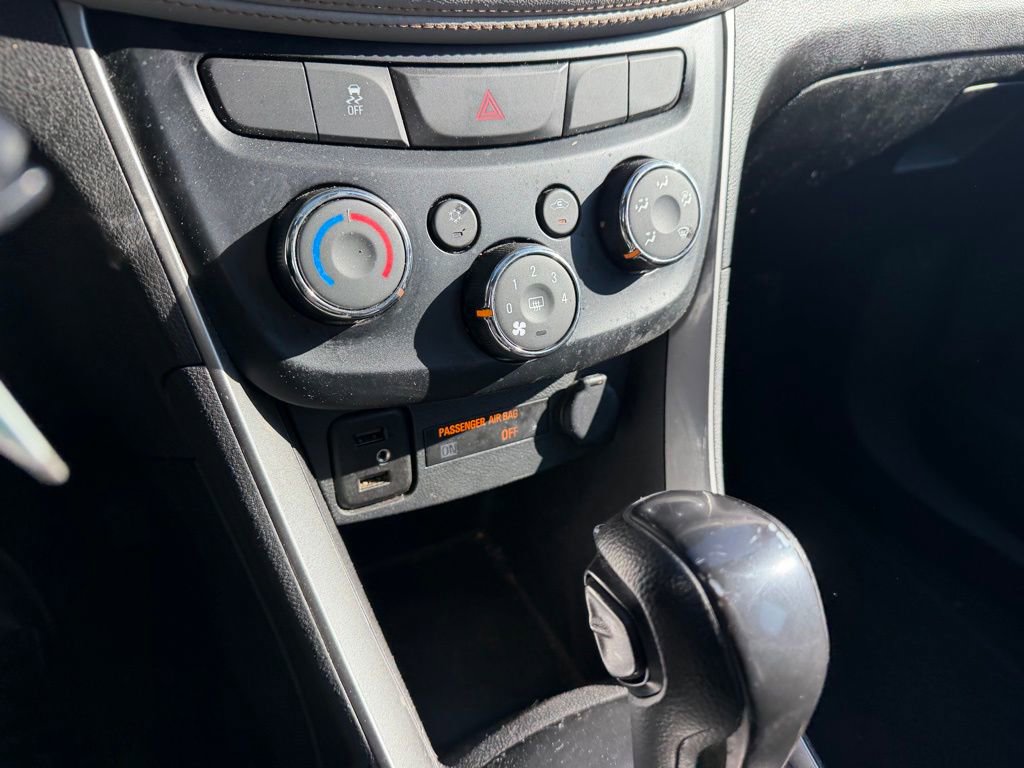 Used 2020 Chevrolet Trax LS FWD image 17
